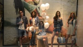 Магазин Guess Jeans отвори врати в София