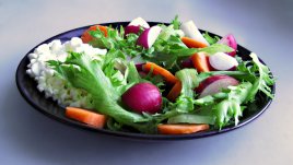 Салата „Токов удар“ – хит в бургаска механа