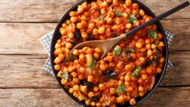 Гювеч с нахут и патладжан