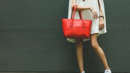 6 идеи как да носите бели дамски маратонки през лятото