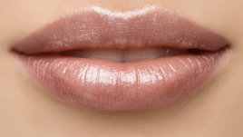 Подхранващи маски за сочни устни