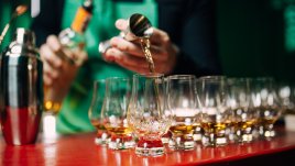 The Macallan представи своето партньорство със сестрите Стела и Мери Маккартни в София