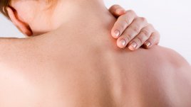 Древен монголски масаж със сол помага при болки във врата