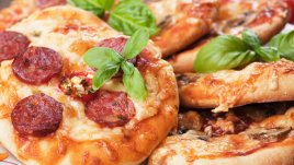 Минипици с готово тесто