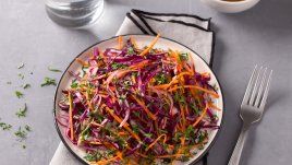 Многоцветна салата колсло