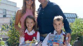 Крум и Мая Савови изпратиха близнаците на училище