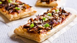 Тарти с лук от бутертесто