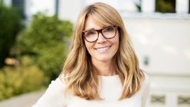 Задължителни грижи за кожата след 50