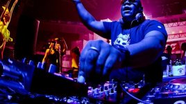 Култовият Carl Cox идва в София с помощта на водка FLIRT