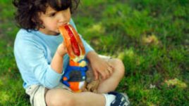 У вас ли е причината за наднорменото тегло на децата ви?