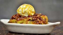 Пудинг с панетоне и орехи пекан