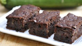 Брауни с глазура и тиквички