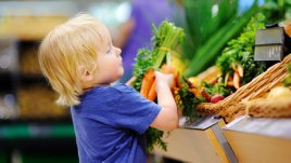 Как да вдъхновите децата да се хранят с цветовете на дъгата 
