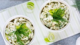 Вкусна салата с праз лук