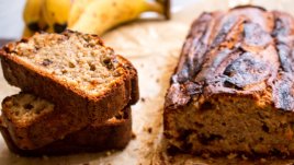 Бананов кекс с орехи и стафиди