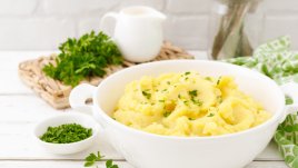 Чесново картофено пюре с магданоз 