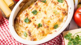 Макарони с бекон, аспержи и кашкавал