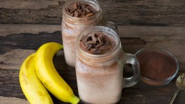 Смути с какао, банан и бадемово мляко