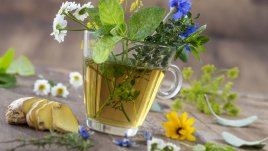 Ползите от билковите чайове при висока температура