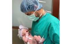 Енрике Иглесиас и Анна Курникова показаха снимки на бебето си