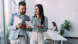 10 признака, че един мъж влага силни емоции и усилия във вас