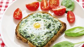 Здравословен тост със спанак и моцарела