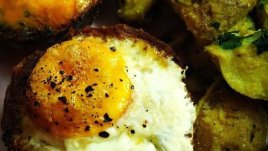 Гнезда от кайма с кисели краставички