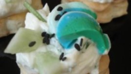 Солени хапки със сусам и магданоз