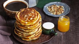 Палачинки с орехи и ядково мляко