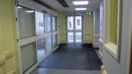 Силви Вартан дава 72 000 евро за български болници