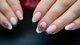 Маникюри със снежинки (+Снимки)