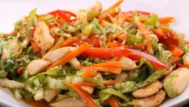 Салата с пиле терияки