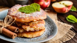 Палачинки с извара и ябълки