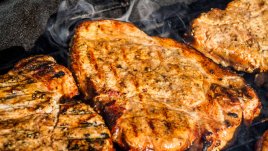 Свински пържоли с масло и кафява захар