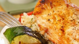 Пилешко с кафяв ориз на тиган