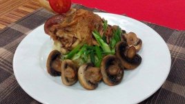 Агнешко бутче с ориз и гъби