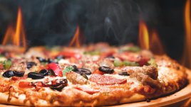 Лесна домашна пица с чоризо 