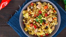 Салата с кускус и пилешки гърди