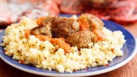 Агнешко със сушени плодове