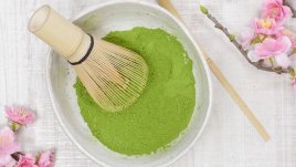 Домашен ексфолиант с чай матча и захар