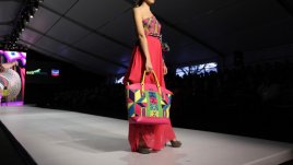 Лятна магия в цвят корал