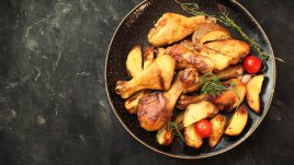 Хрупкави чеснови бутчета с картофи и подправки