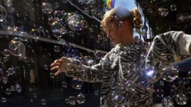 Майки-диктаторки развалят децата си