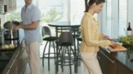 Кой готви у дома?