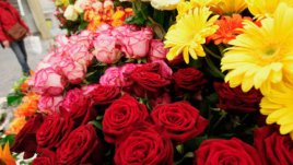 Букет цветя в коридора пази от „зли“ очи и уроки