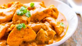 Пиле къри с чесън в мултикукър