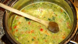 Супа от коприва с кубче зеленчуков бульон