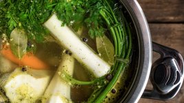 Домашен зеленчуков бульон