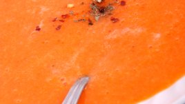 Крем супа с червени сладки чушки