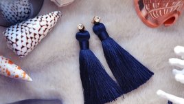 Как да си направите празнични обеци с пискюли?